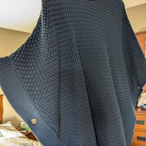 Banana Republic Blue Poncho - Picture 2 of 3